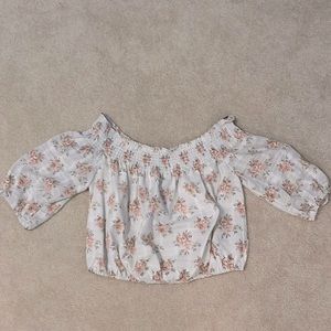 Never worn Forever 21 size 0XL off shoulder floral crop top